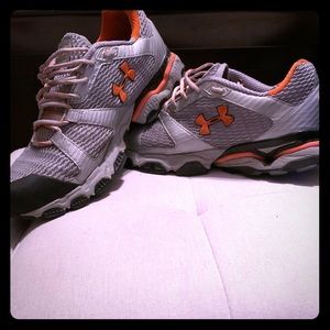 Men’s Under Armour tennis shoes